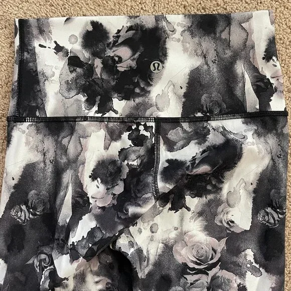 Lululemon Womens Black/White Watercolor Marble Legging Workout Size 4 Athleisure - Picture 3 of 5